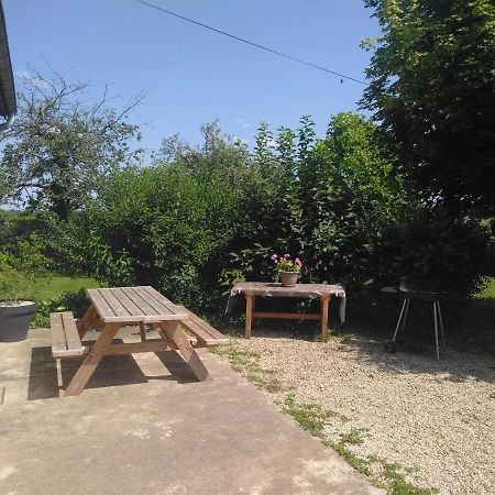 Grande Maison de plain pied avec jardin arboré. Champignelles Extérieur photo