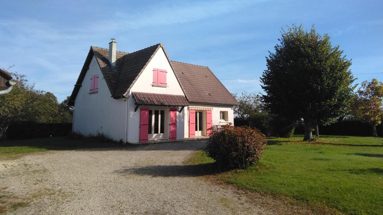 Grande Maison de plain pied avec jardin arboré. Champignelles Extérieur photo