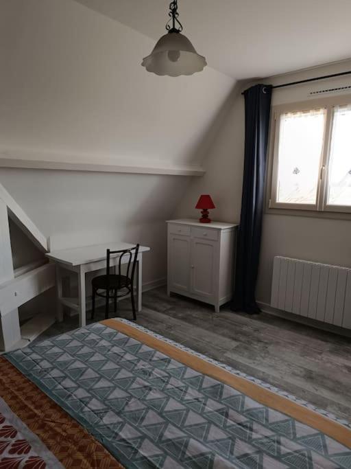 Grande Maison de plain pied avec jardin arboré. Champignelles Extérieur photo